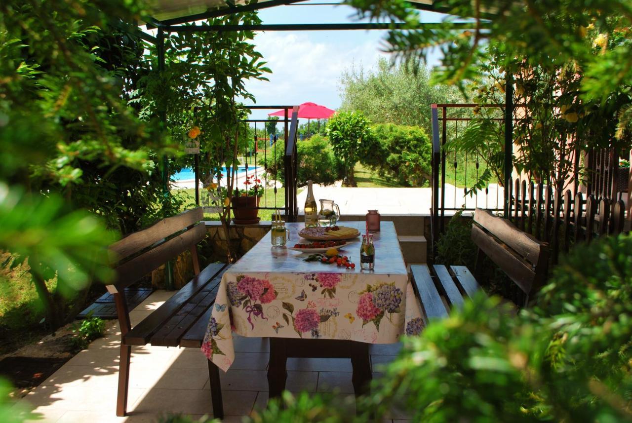 Holiday Home Dorina Barban Екстериор снимка