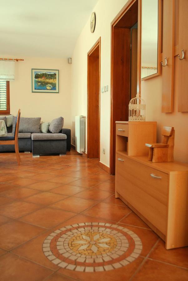 Holiday Home Dorina Barban Екстериор снимка