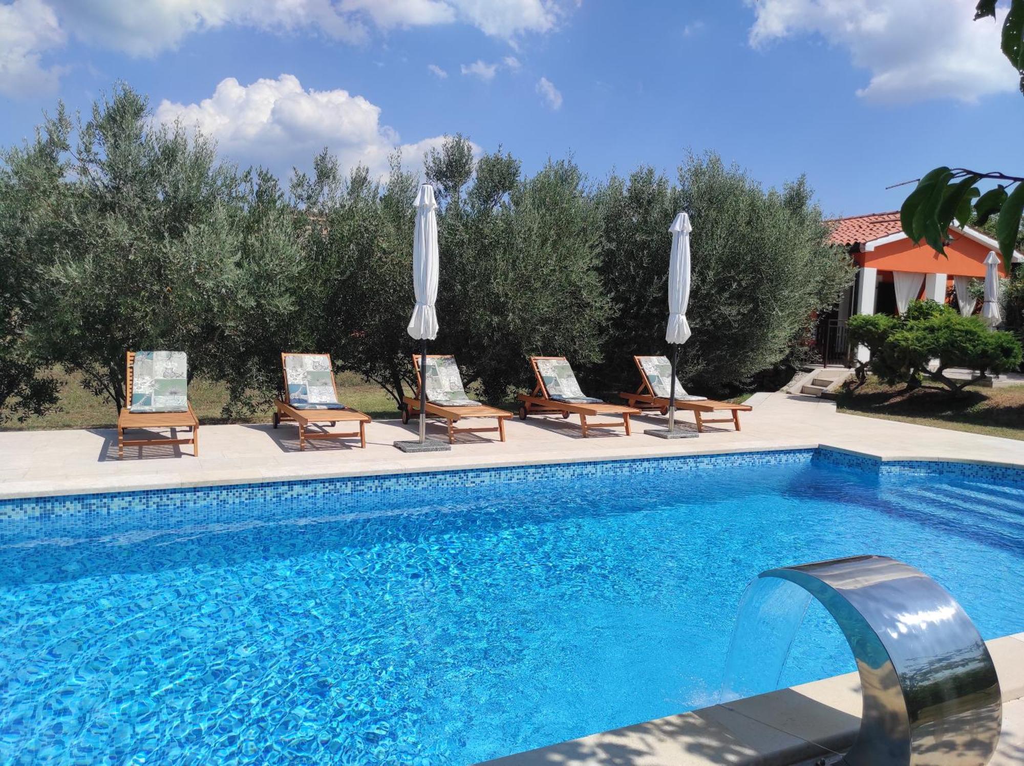 Holiday Home Dorina Barban Екстериор снимка