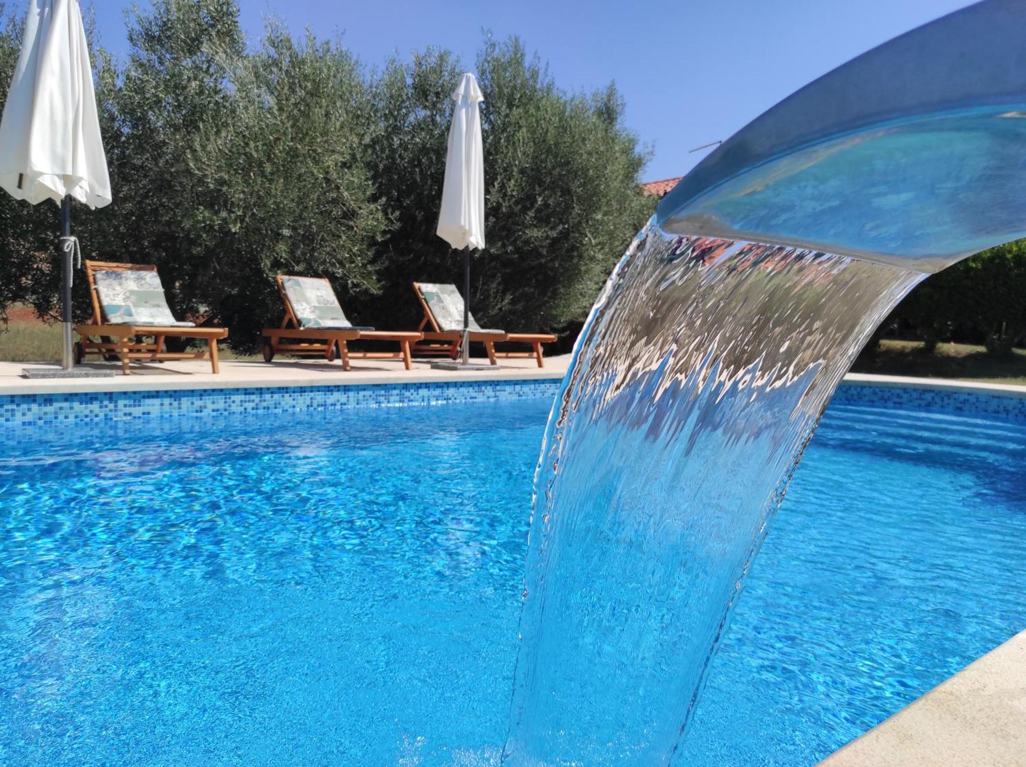 Holiday Home Dorina Barban Екстериор снимка