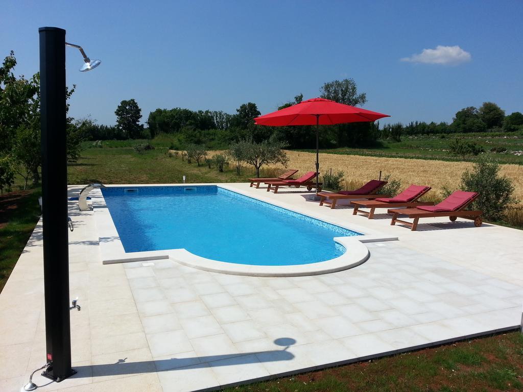 Holiday Home Dorina Barban Стая снимка