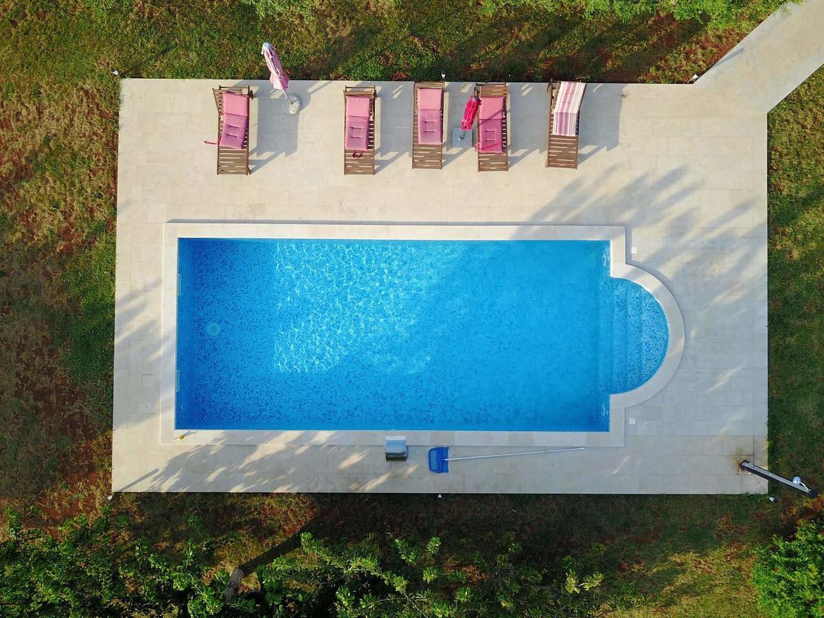 Holiday Home Dorina Barban Екстериор снимка