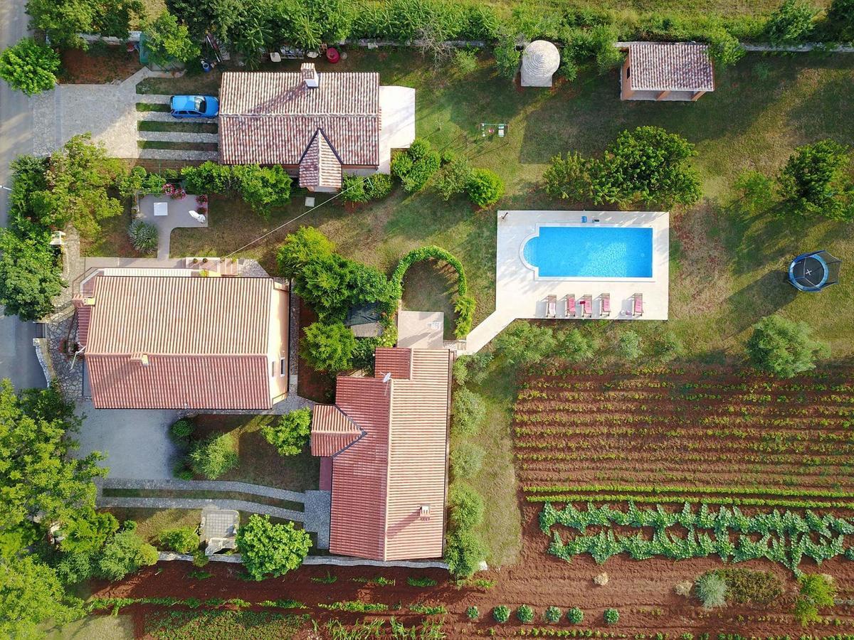 Holiday Home Dorina Barban Екстериор снимка